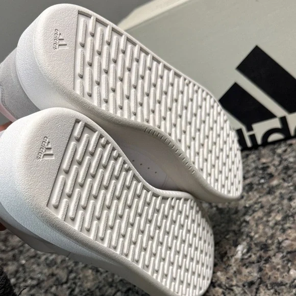 Adidas White and Light Blue Sneakers NWT 11 - Picture 9 of 14